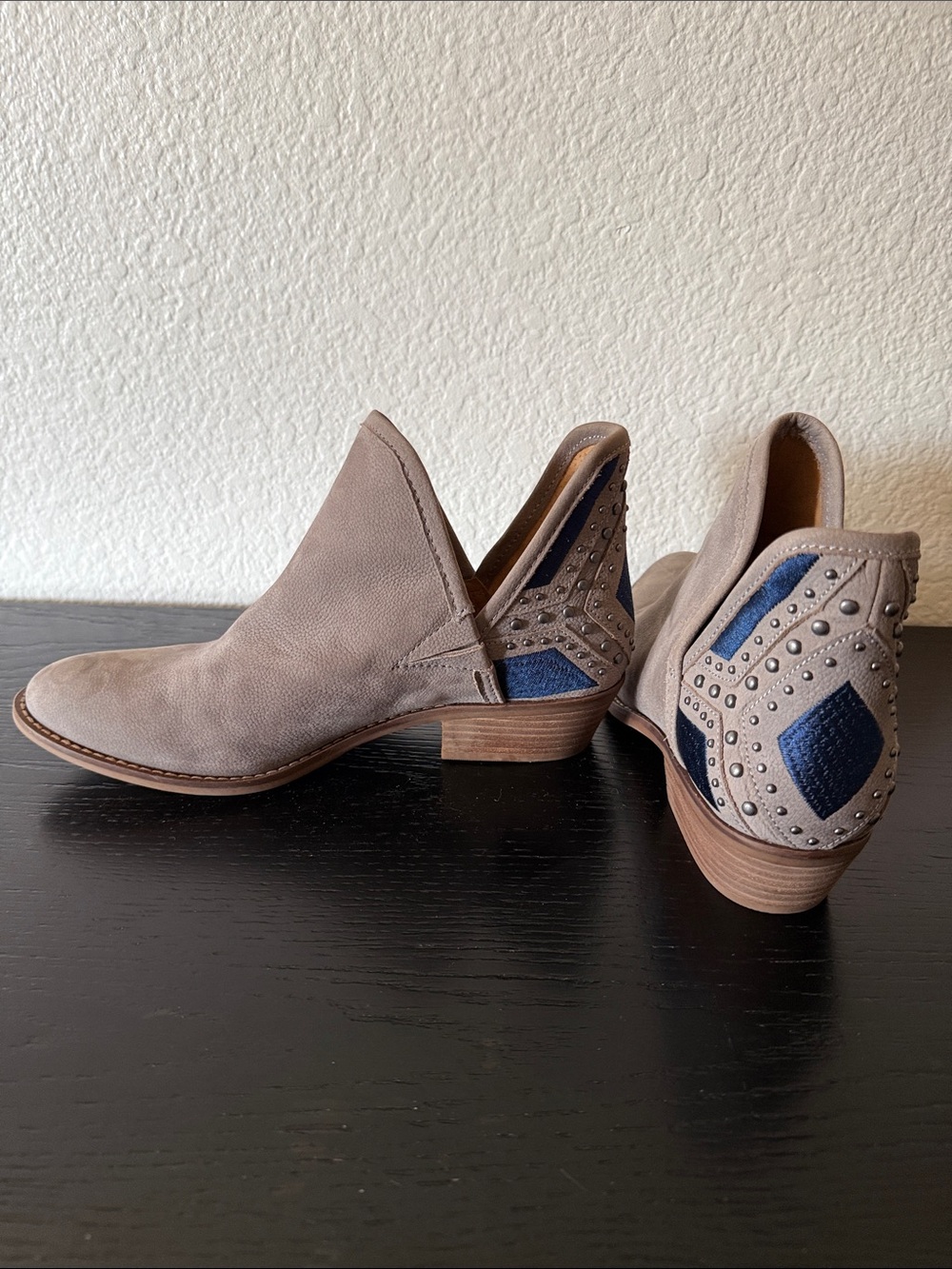 Lucky Brand Grey Taupe Kambry Leather upper Ankle Booties